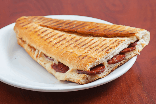 Sucuklu Yarım Tost